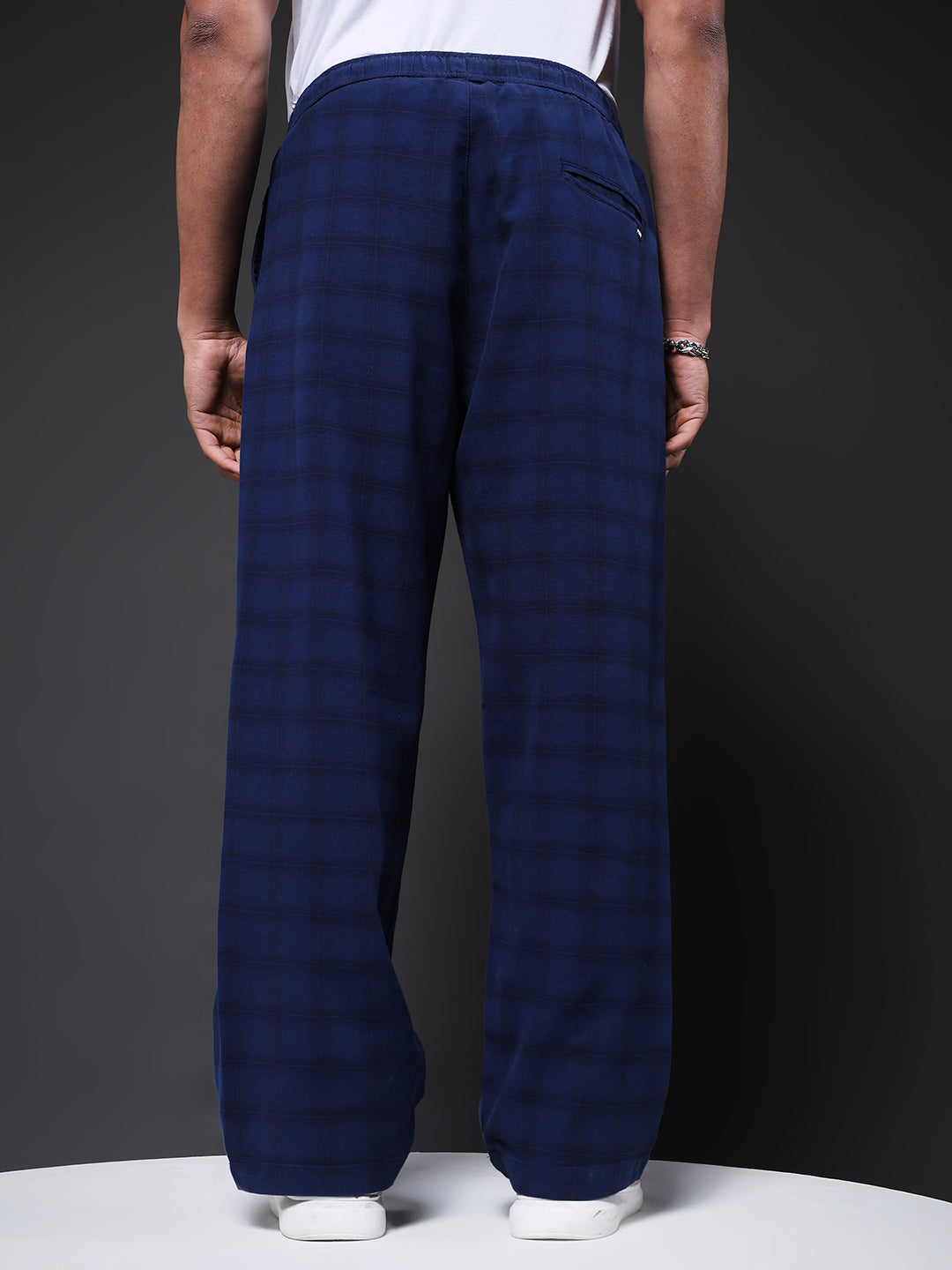 Men chequered lounge pants